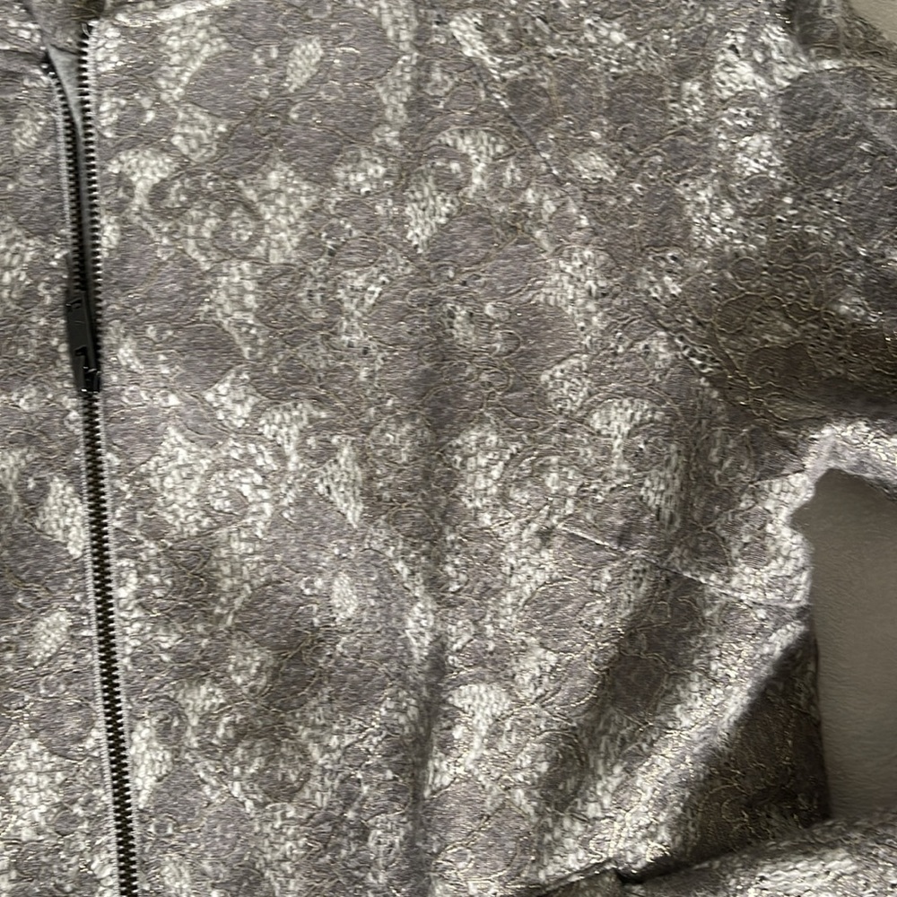 Fashionable jacket - Picture 2 of 7